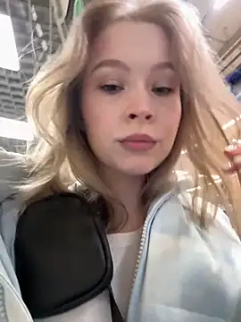 Eliiizaaa online show from October 2025 04:24:02 PM