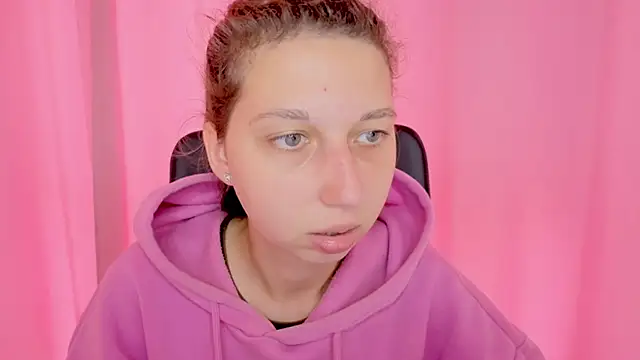 Snapshot of CuteEllii chatting on October 2025 09:31:01 AM CuteEllii online show from October 2025 09:31:01 AM