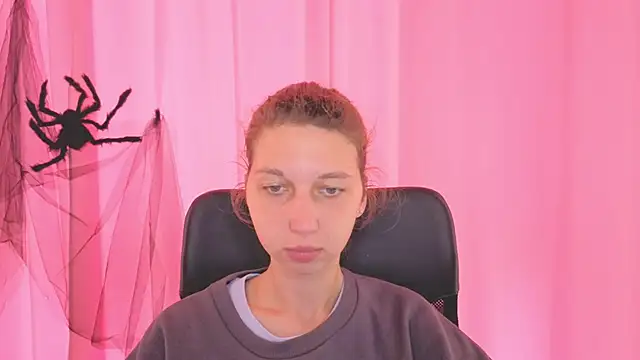 Snapshot of CuteEllii chatting on October 2025 10:52:02 AM CuteEllii online show from October 2025 10:52:02 AM