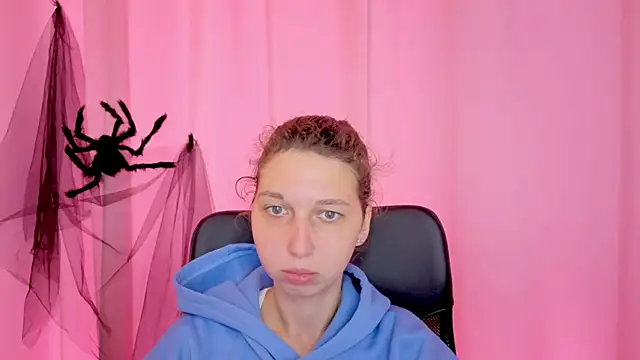 Snapshot of CuteEllii chatting on November 2025 11:10:02 AM CuteEllii online show from November 2025 11:10:02 AM