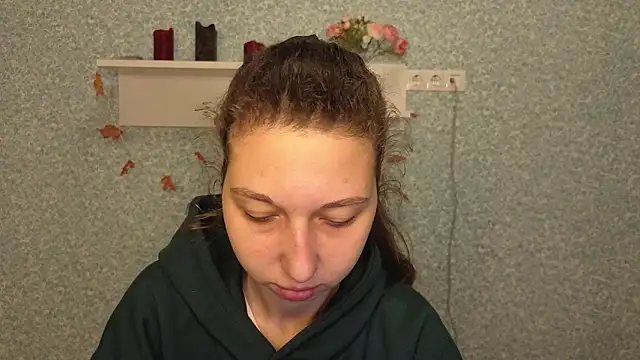 Snapshot of CuteEllii chatting on December 2025 05:13:01 AM CuteEllii online show from December 2025 05:13:01 AM