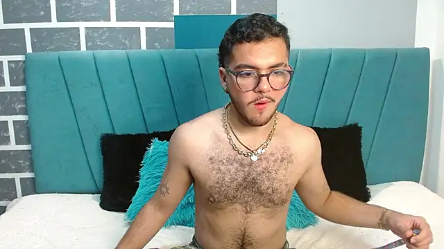 Snapshot of Zac_Golden chatting on December 2025 12:05:01 AM Zac Golden online show from December 2025 12:05:01 AM