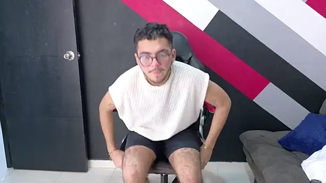 Snapshot of Zac_Golden chatting on December 2025 12:26:01 AM Zac Golden online show from December 2025 12:26:01 AM