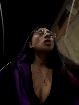 Snapshot of Violeet-Smith chatting on October 2025 02:34:01 AM Violeet-Smith online show from October 2025 02:34:01 AM