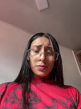 Snapshot of Violeet-Smith chatting on November 2025 08:33:02 PM Violeet-Smith online show from November 2025 08:33:02 PM