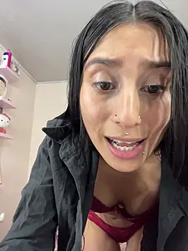 Snapshot of Violeet-Smith chatting on November 2025 08:29:01 PM Violeet-Smith online show from November 2025 08:29:01 PM