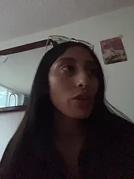 Snapshot of Violeet-Smith chatting on November 2025 09:02:01 PM Violeet-Smith online show from November 2025 09:02:01 PM