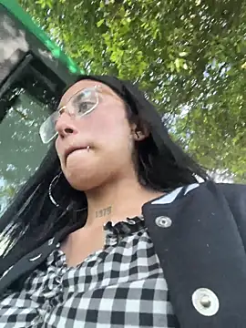 Snapshot of Violeet-Smith chatting on December 2025 09:08:02 PM Violeet-Smith online show from December 2025 09:08:02 PM