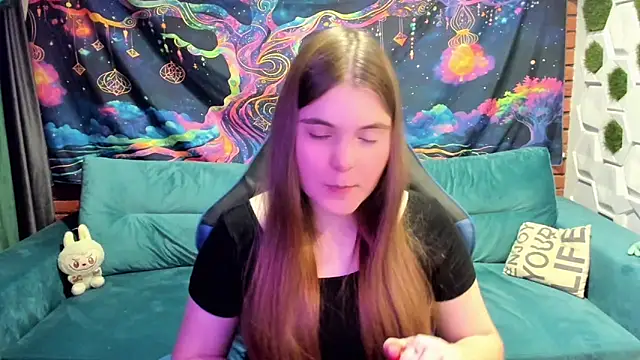 Snapshot of MiraaBloom chatting on October 2025 01:59:02 PM MiraaBloom online show from October 2025 01:59:02 PM