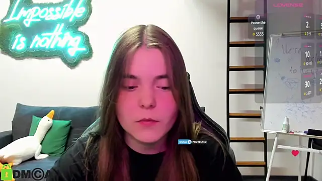 Snapshot of MiraaBloom chatting on November 2025 03:00:01 PM MiraaBloom online show from November 2025 03:00:01 PM