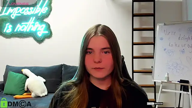 Snapshot of MiraaBloom chatting on November 2025 02:23:01 PM MiraaBloom online show from November 2025 02:23:01 PM