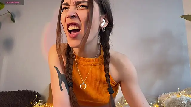 Snapshot of Lin_Cherie chatting on November 2025 07:25:01 AM Lin Cherie online show from November 2025 07:25:01 AM