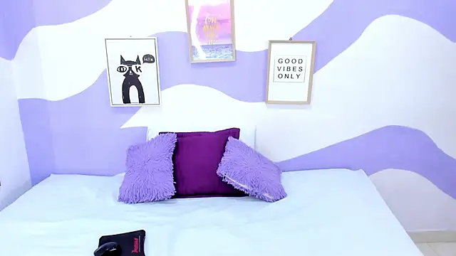 Snapshot of VIOLETA-28 chatting on November 2025 01:22:01 PM VIOLETA-28 online show from November 2025 01:22:01 PM