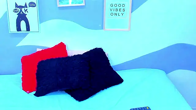 Snapshot of VIOLETA-28 chatting on November 2025 11:46:01 AM VIOLETA-28 online show from November 2025 11:46:01 AM