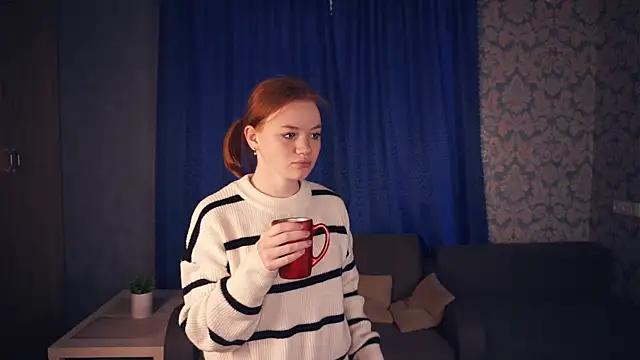 Snapshot of KarlynGow chatting on November 2025 06:12:02 AM KarlynGow online show from November 2025 06:12:02 AM