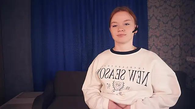 Snapshot of KarlynGow chatting on November 2025 06:47:02 AM KarlynGow online show from November 2025 06:47:02 AM