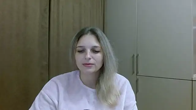 Snapshot of ElisSky301 chatting on October 2025 10:12:01 PM ElisSky301 online show from October 2025 10:12:01 PM