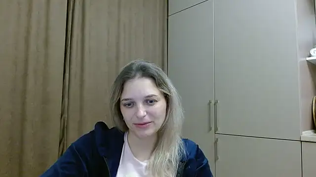 Snapshot of ElisSky301 chatting on November 2025 09:08:01 PM ElisSky301 online show from November 2025 09:08:01 PM