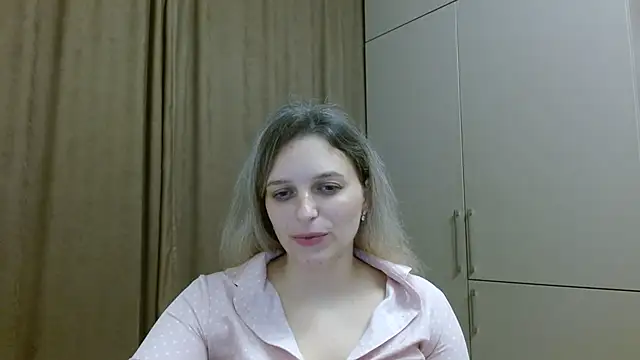 Snapshot of ElisSky301 chatting on November 2025 09:29:02 PM ElisSky301 online show from November 2025 09:29:02 PM