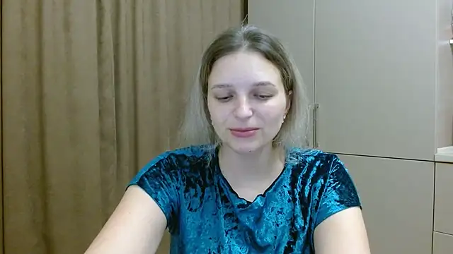 Snapshot of ElisSky301 chatting on December 2025 08:40:01 PM ElisSky301 online show from December 2025 08:40:01 PM