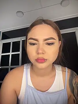 Snapshot of Beella1_ chatting on November 2025 11:46:02 AM Beella1 online show from November 2025 11:46:02 AM