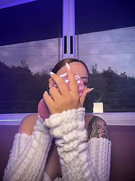 Snapshot of Beella1_ chatting on December 2025 11:59:01 AM Beella1 online show from December 2025 11:59:01 AM