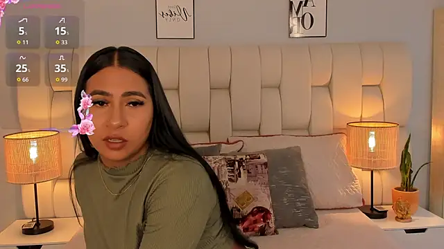 Snapshot of ameliebelle_ chatting on October 2025 12:11:01 PM ameliebelle online show from October 2025 12:11:01 PM