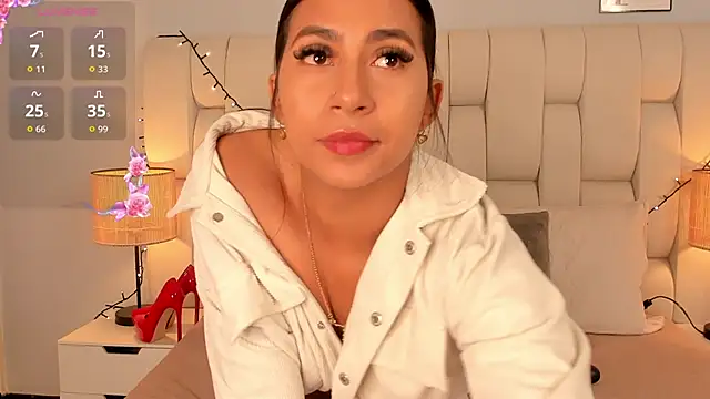 Snapshot of ameliebelle_ chatting on November 2025 02:01:01 PM ameliebelle online show from November 2025 02:01:01 PM