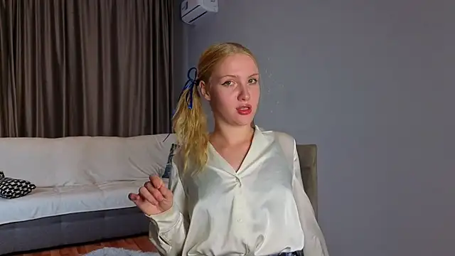 Snapshot of mcdony chatting on October 2025 01:18:02 PM mcdony online show from October 2025 01:18:02 PM