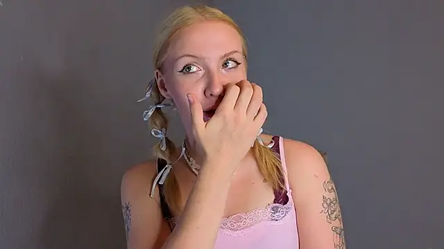 Snapshot of mcdony chatting on October 2025 01:58:01 PM mcdony online show from October 2025 01:58:01 PM