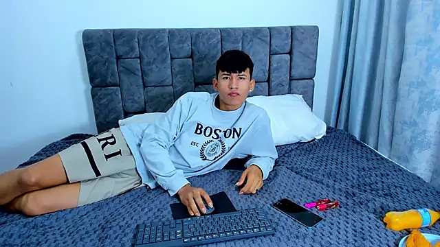 Nicolas Torres  online show from October 2025 07:12:02 AM