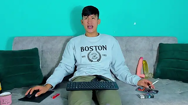 Nicolas Torres  online show from November 2025 03:05:01 AM