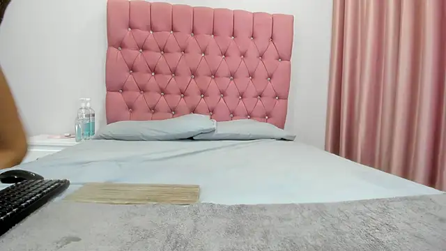 Miss Bubu online show from October 2025 10:10:02 PM