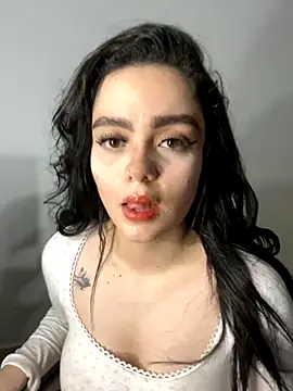 Snapshot of Selena_Roa chatting on November 2025 12:41:01 AM Selena Roa online show from November 2025 12:41:01 AM