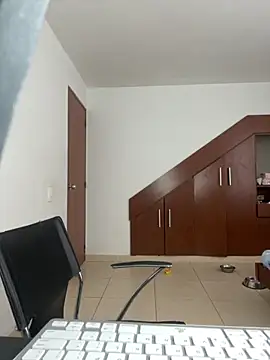 Snapshot of Selena_Roa chatting on November 2025 02:06:02 PM Selena Roa online show from November 2025 02:06:02 PM