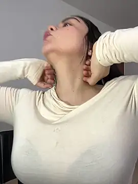 Snapshot of Selena_Roa chatting on December 2025 04:47:02 PM Selena Roa online show from December 2025 04:47:02 PM