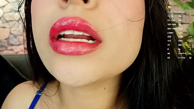 Snapshot of mia_roux1 chatting on November 2025 05:12:01 PM mia roux1 online show from November 2025 05:12:01 PM