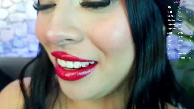 Snapshot of mia_roux1 chatting on November 2025 05:11:01 PM mia roux1 online show from November 2025 05:11:01 PM