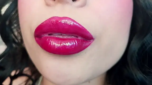 Snapshot of mia_roux1 chatting on November 2025 07:01:02 PM mia roux1 online show from November 2025 07:01:02 PM