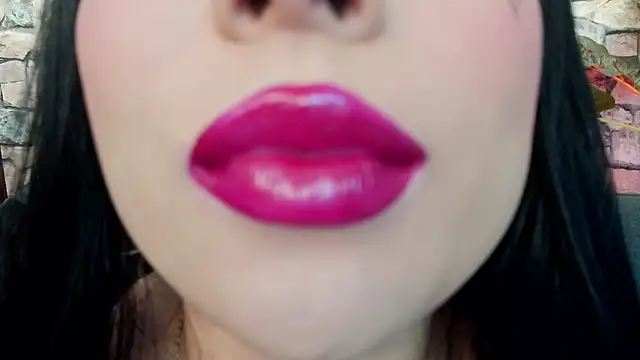 Snapshot of mia_roux1 chatting on November 2025 05:57:01 PM mia roux1 online show from November 2025 05:57:01 PM