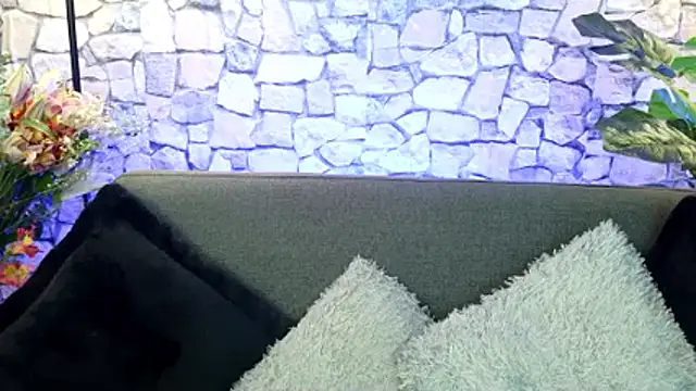 Snapshot of mia_roux1 chatting on November 2025 04:55:01 PM mia roux1 online show from November 2025 04:55:01 PM