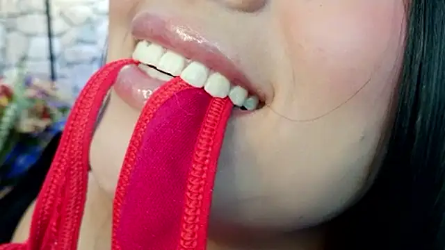 Snapshot of mia_roux1 chatting on December 2025 05:54:02 PM mia roux1 online show from December 2025 05:54:02 PM