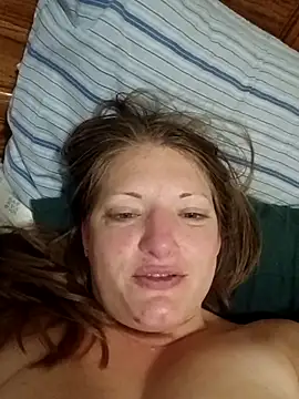 Snapshot of creamylittlecupcake chatting on October 2025 06:10:01 AM creamylittlecupcake online show from October 2025 06:10:01 AM