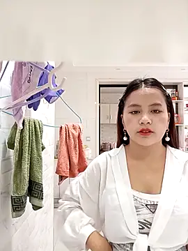 Snapshot of love-xx chatting on October 2025 01:19:02 AM love-xx online show from October 2025 01:19:02 AM