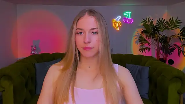 Snapshot of sassy_cutie chatting on November 2025 08:08:02 PM sassy cutie online show from November 2025 08:08:02 PM