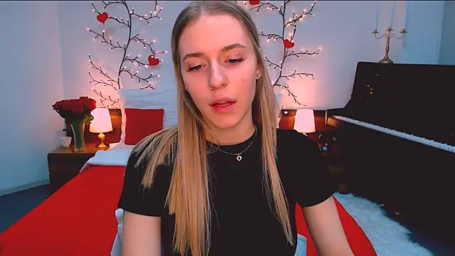 Snapshot of sassy_cutie chatting on December 2025 01:31:02 PM sassy cutie online show from December 2025 01:31:02 PM