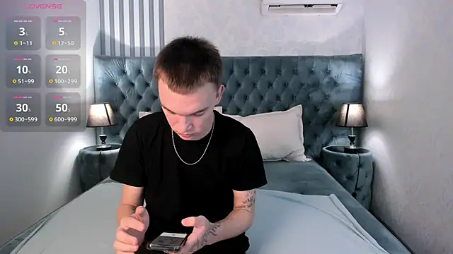 Snapshot of Derek_Banville chatting on November 2025 08:36:02 AM Derek Banville online show from November 2025 08:36:02 AM