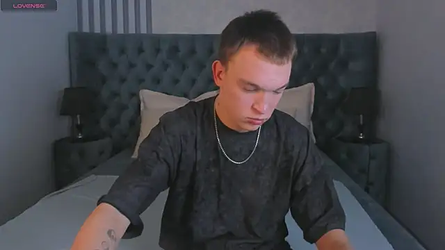 Snapshot of Derek_Banville chatting on November 2025 12:38:01 PM Derek Banville online show from November 2025 12:38:01 PM