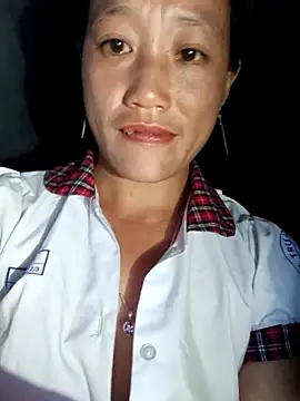 Snapshot of Phantamay chatting on November 2025 12:04:02 PM Phantamay online show from November 2025 12:04:02 PM