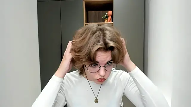 Snapshot of MelodyBaur chatting on October 2025 09:17:04 AM MelodyBaur online show from October 2025 09:17:04 AM